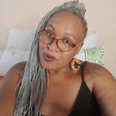 queenofrainxx from stripchat