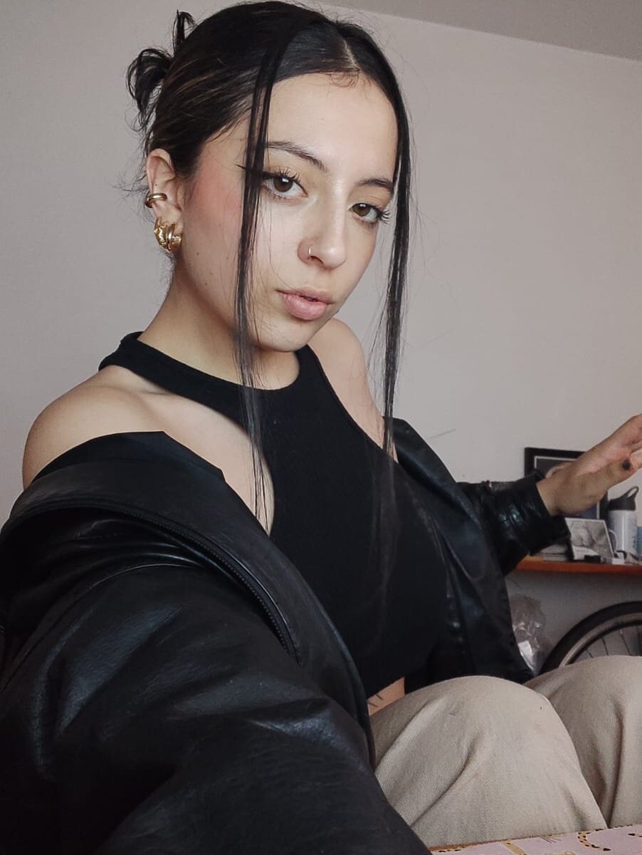 LOREETTAA_ profile
