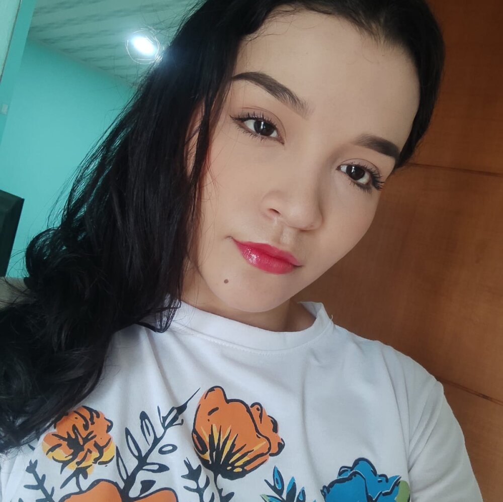 hornygirlinparis18 profile