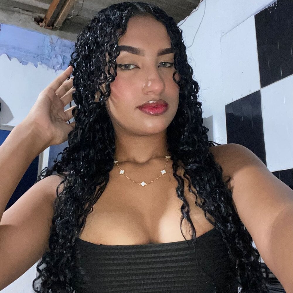 stripchat hozmi_hot webcam profile pic via livestrip-joy.com