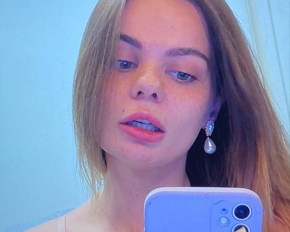 xalisontiny from stripchat