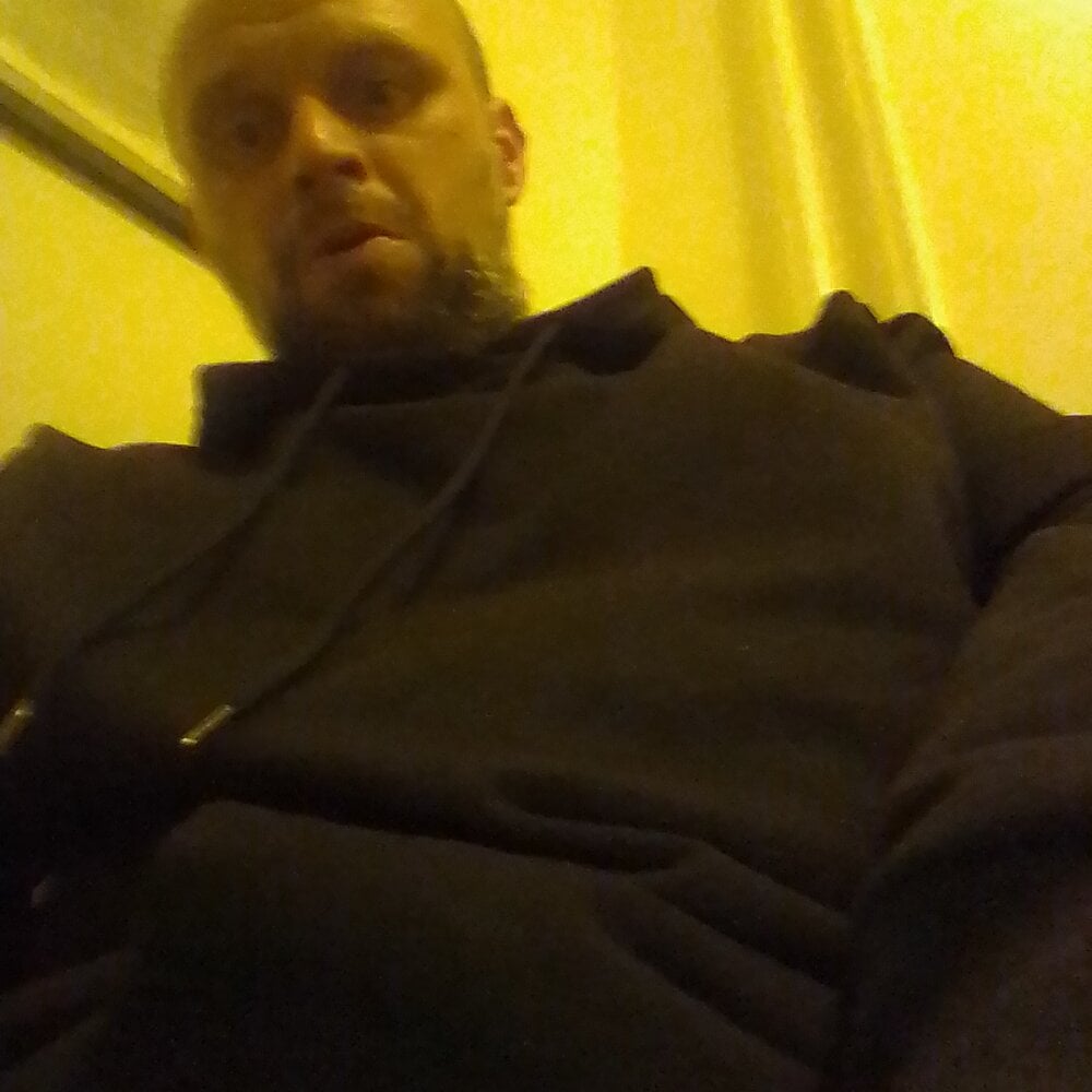 patrik-bi from stripchat