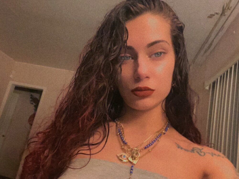 Live sex webcam photo for petiteDollface #288653917