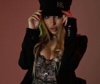 Lusianne_'s Offline Chat Room