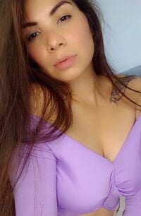 alina_sierra's Offline Chat Room