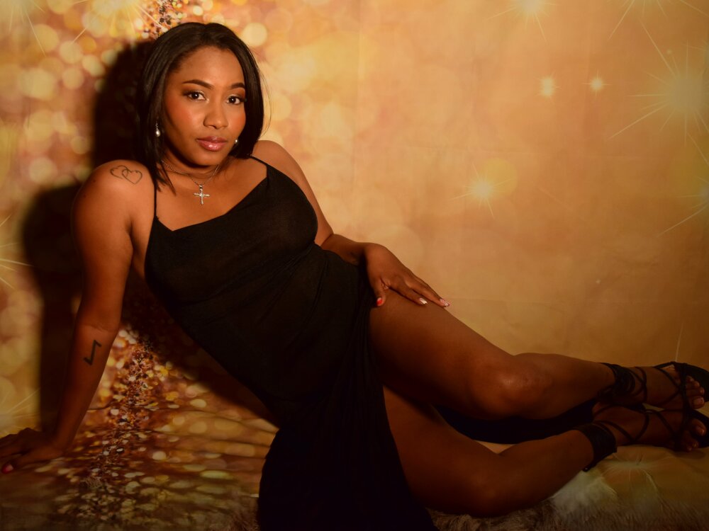 Leya_Ebony