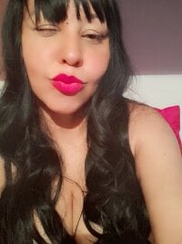 A_Latina's Offline Chat Room