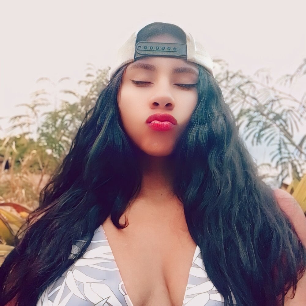 mega-camsex.com lucii25 livesex profile in from-your-demonic-fantasies cams