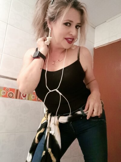alana_jhones_ 〽 free nude cam
