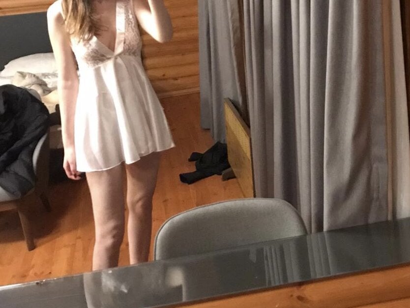 zoey19 live cam model at StripChat