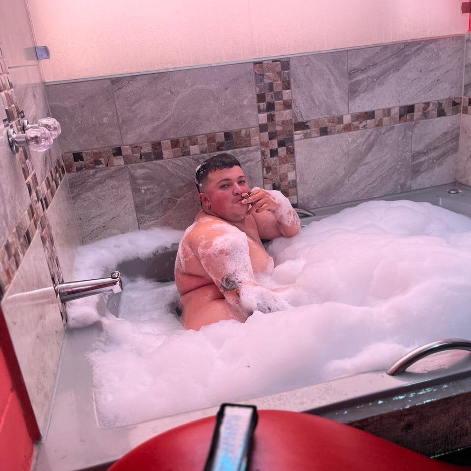 andreschuboi from stripchat