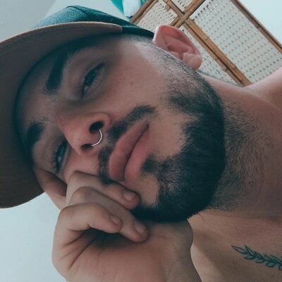 axxel_nauffal from stripchat