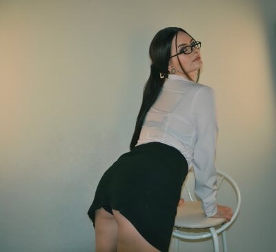 Selena____