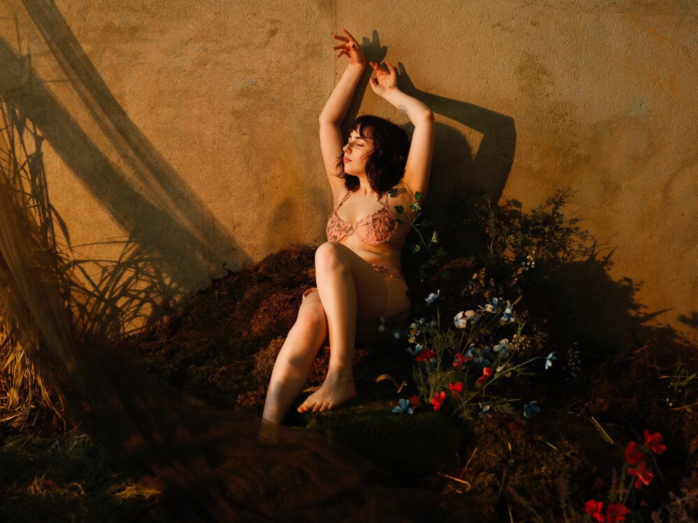 Live sex webcam photo for ShayaSilk #290198863