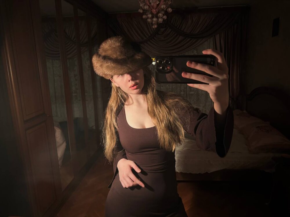 sheenaloesche from stripchat