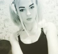 Wickedgirll's Offline Chat Room