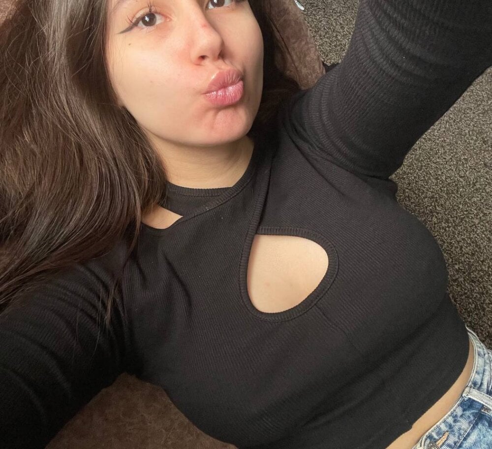 Yuna_Montes Chat XXX live