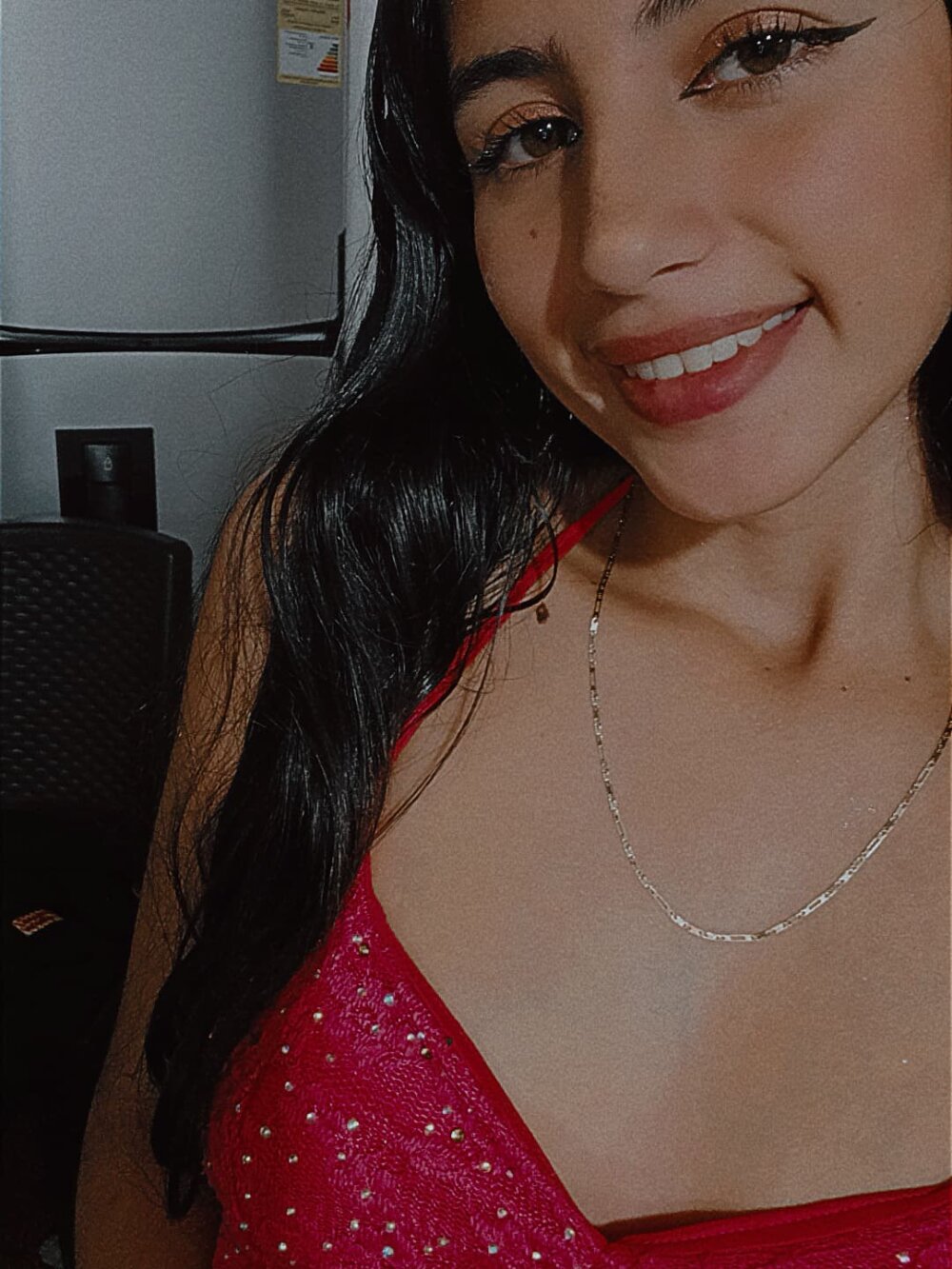 roxy_lopez_'s Offline XXX Chat