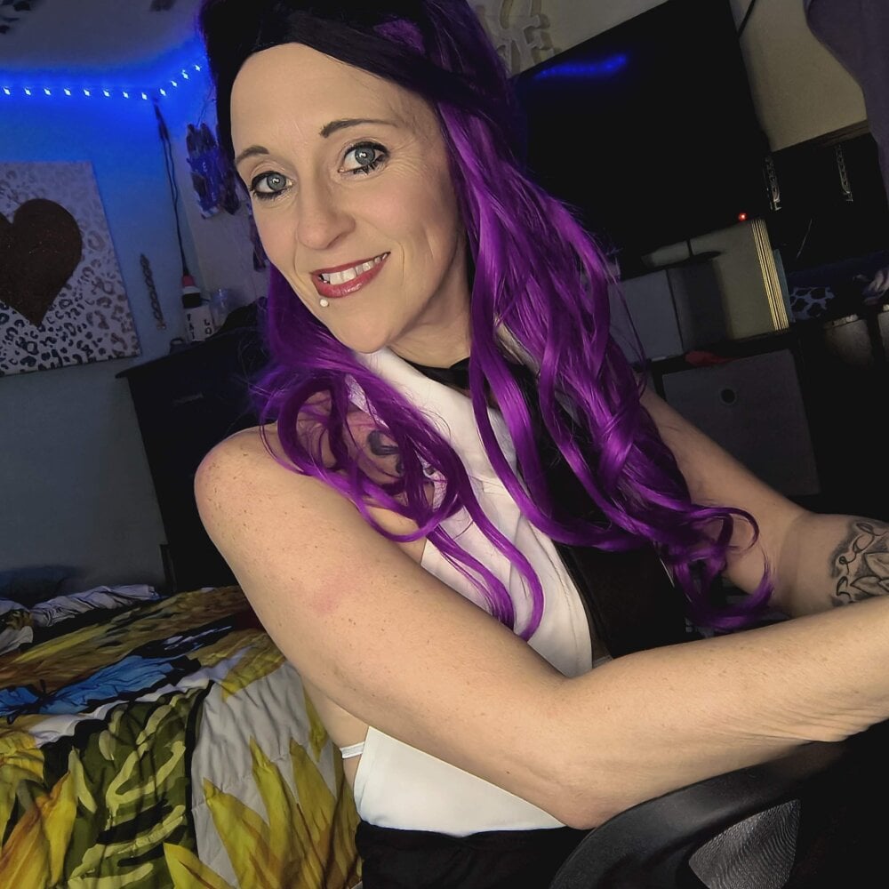 purple2staythnxx from stripchat