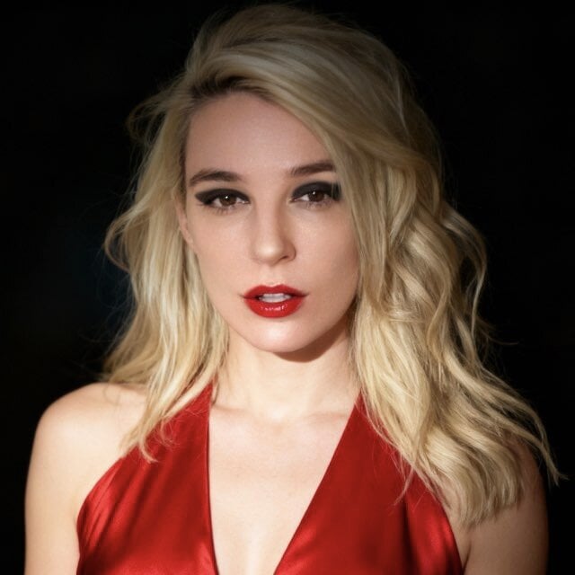 watchgirlcam.com cyralinn livesex profile in chamber-of-secrets cams