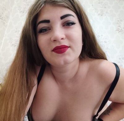 Elizabeth_Meow - topless