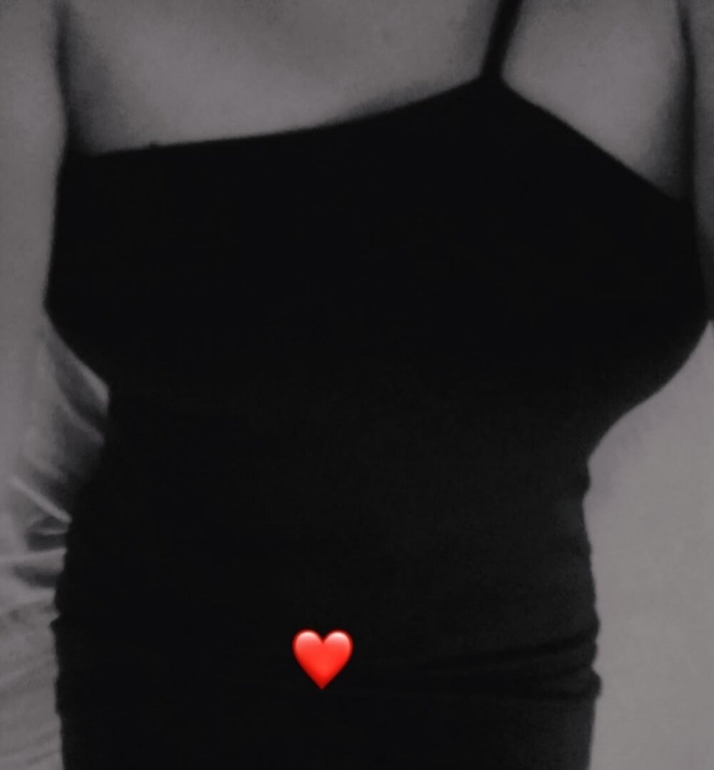 sexlivecamsites.com _pinkywhore livesex profile in all-around-the-world cams