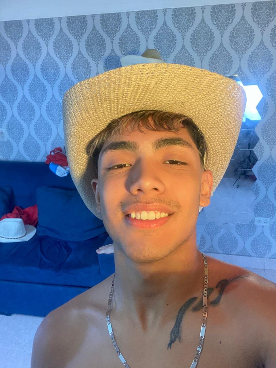 Camilo_whitee