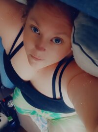 -ScissorGurl81-'s Offline XXX Chat