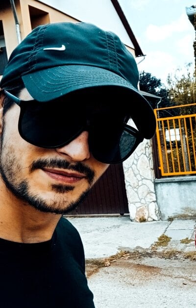MNiGG95