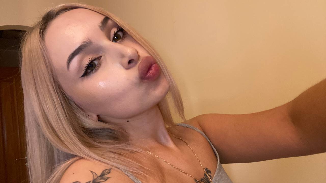 LanaYoung18