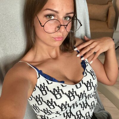 RileyPotts 🏦 naked webcam chat