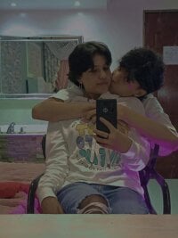 Yui_And_rin_'s webcam live show