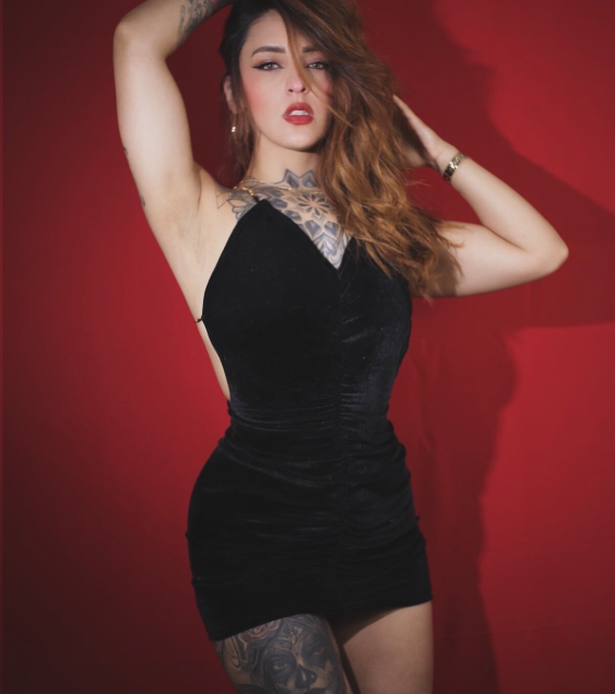 Megan_inked's Offline Chat Room