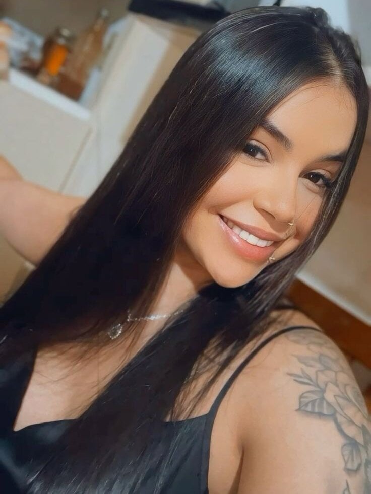 Larissa353's Offline XXX Chat