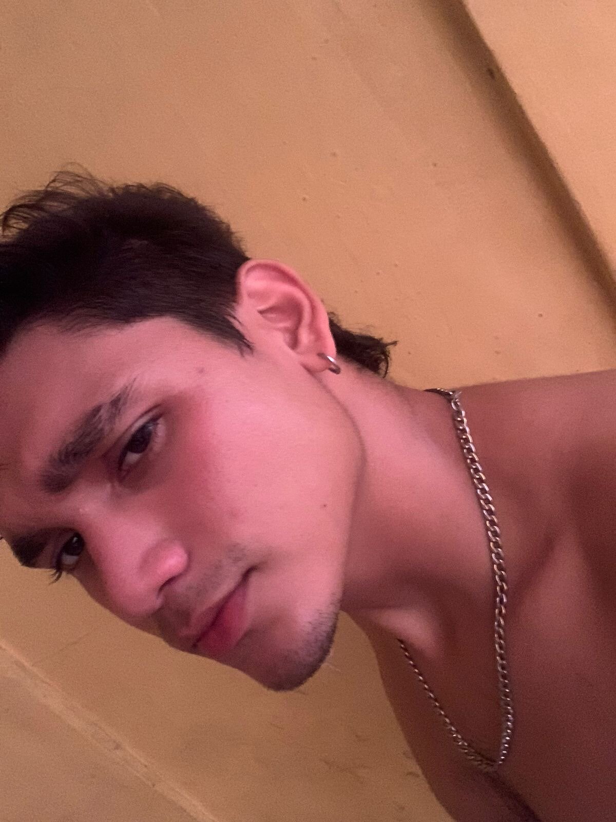 antony_hot25