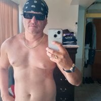 zeusmasterhorny's webcam live show
