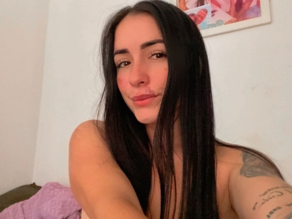 Live sex webcam photo for Sofia__rivera #289907418