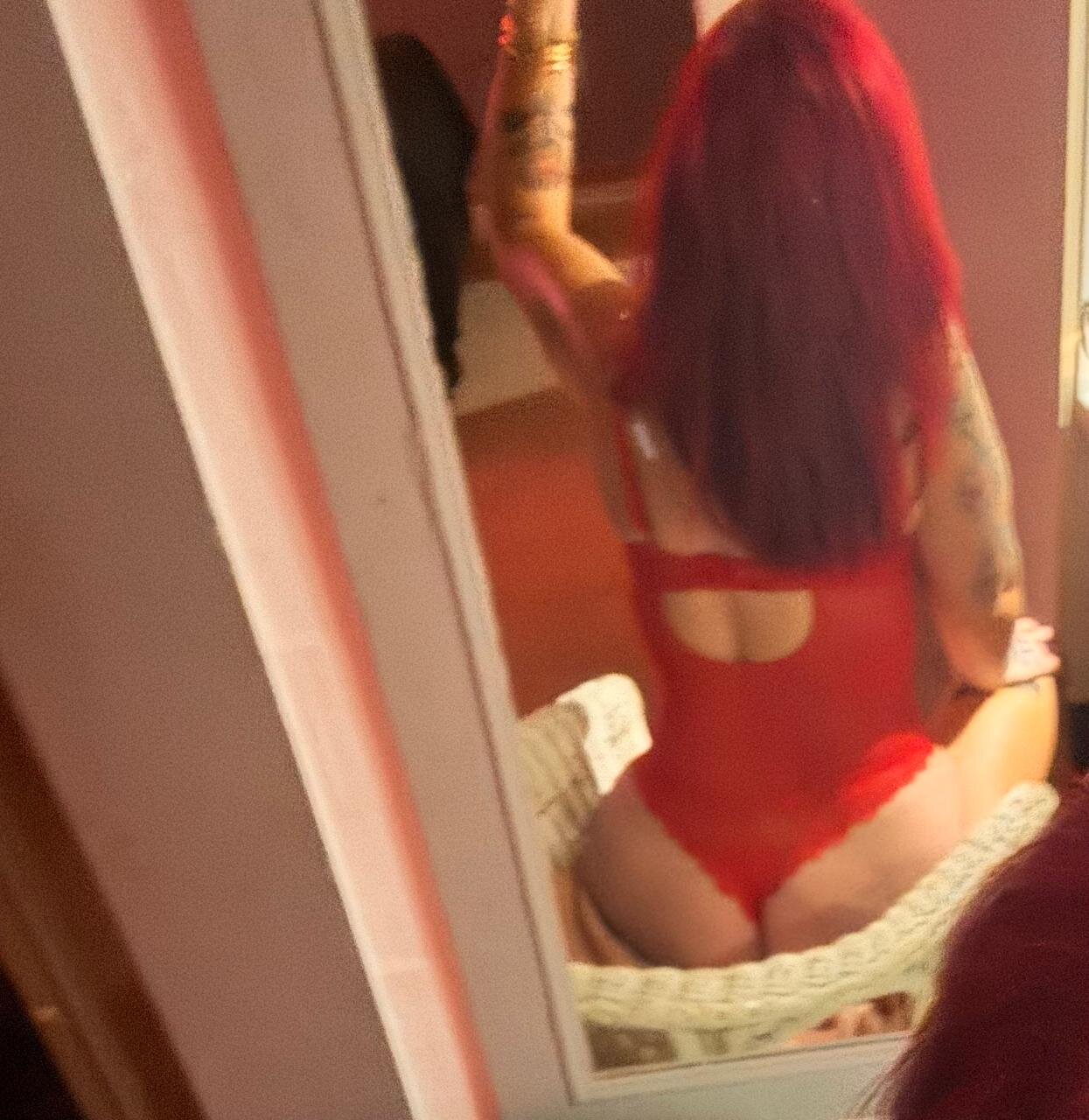 laylaplaygirl
