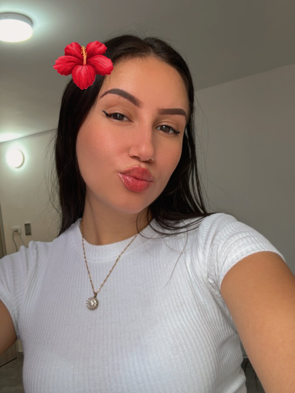Jullya_x Live Cam