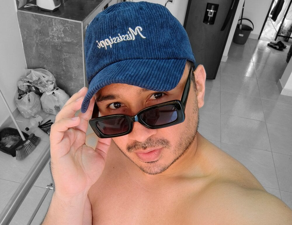 dad_bad from stripchat