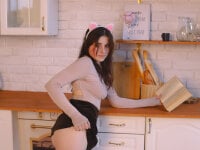 _MonicaDiaz_'s Offline Chat Room