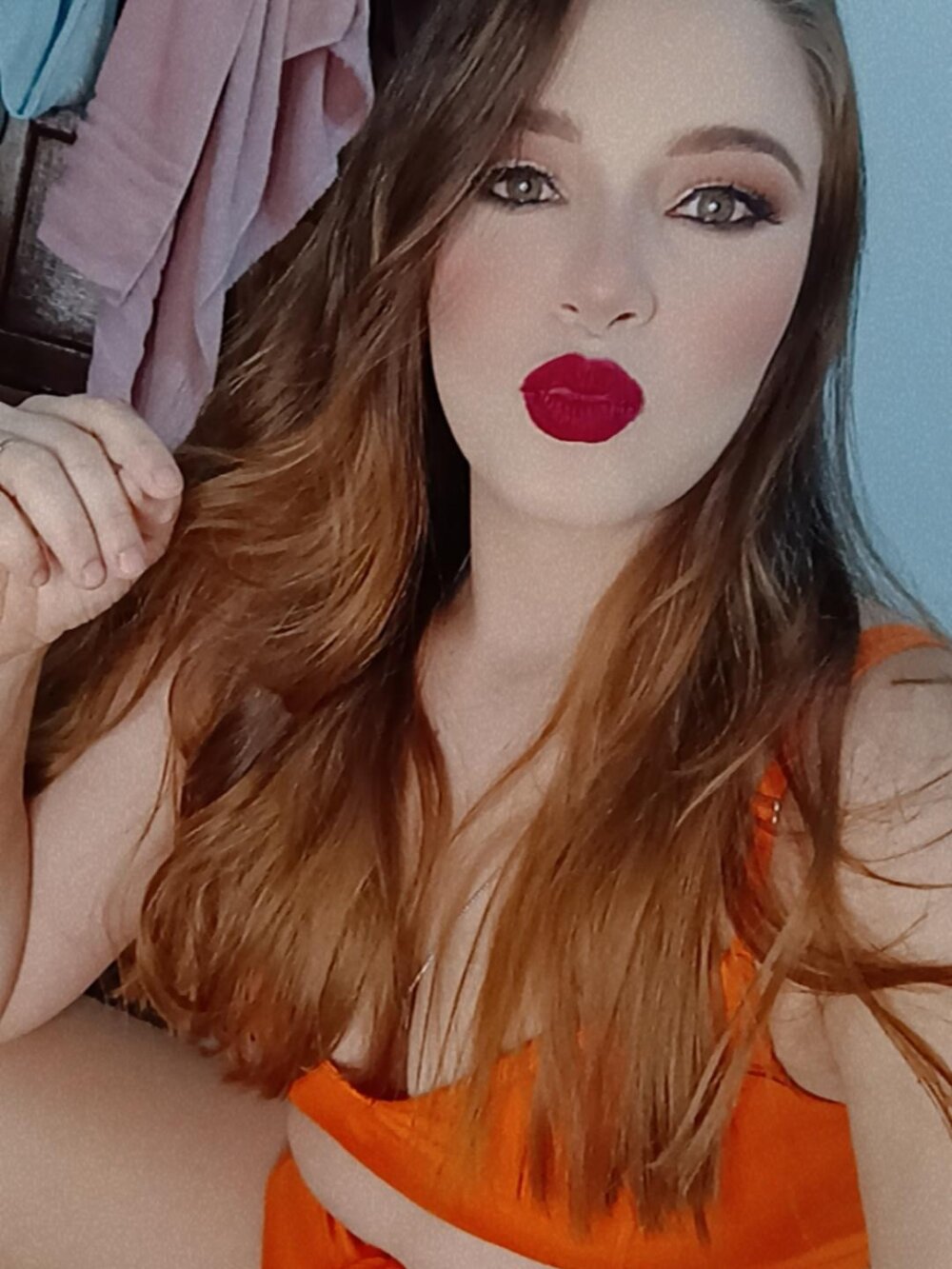Anna29's most recent online preview