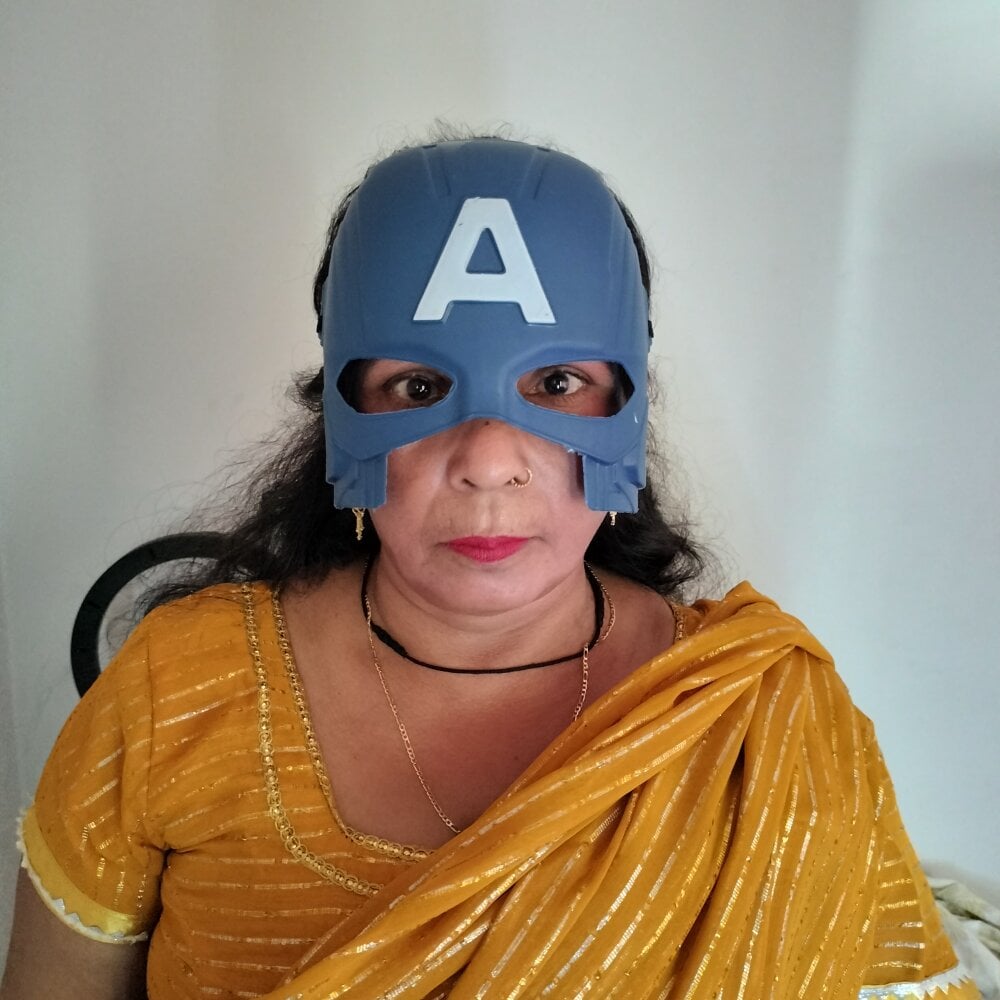 BIG_AS_MOM's Offline Chat Room