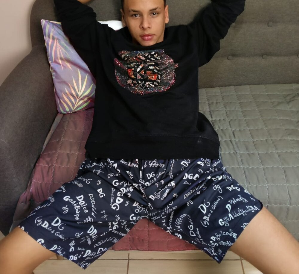 xavier_fox___ from stripchat