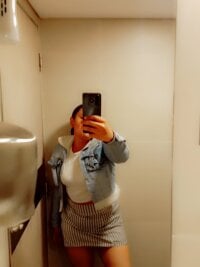 sexylatinbronw1946's webcam live show