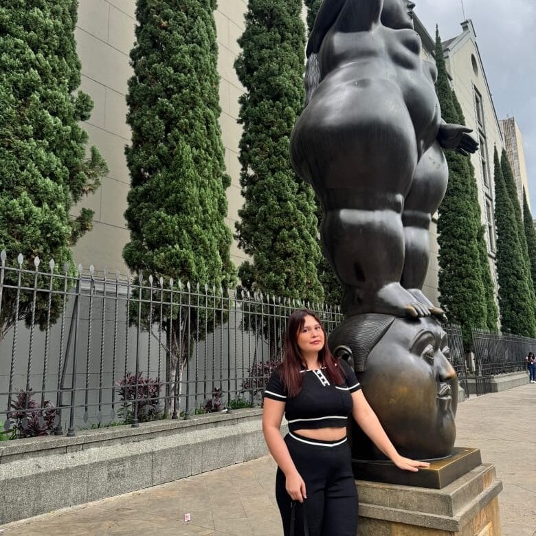 myliveeroticcams.com mia_serena_ livesex profile in surrounded-by-cats cams