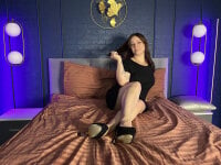 Ilona_Cummings' Offline Chat Room