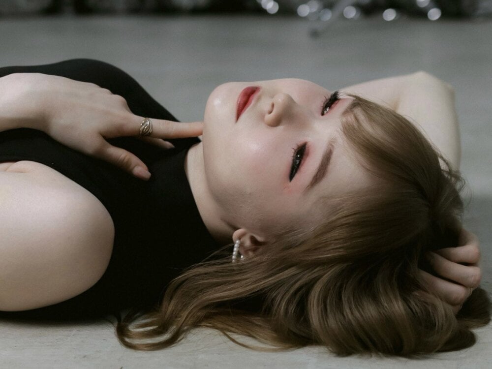 stripchat yourtanomi webcam profile pic via sexlivecamsites.com