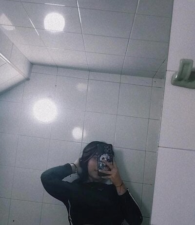 Naattasha Female Bigasslatin Strip Webcam