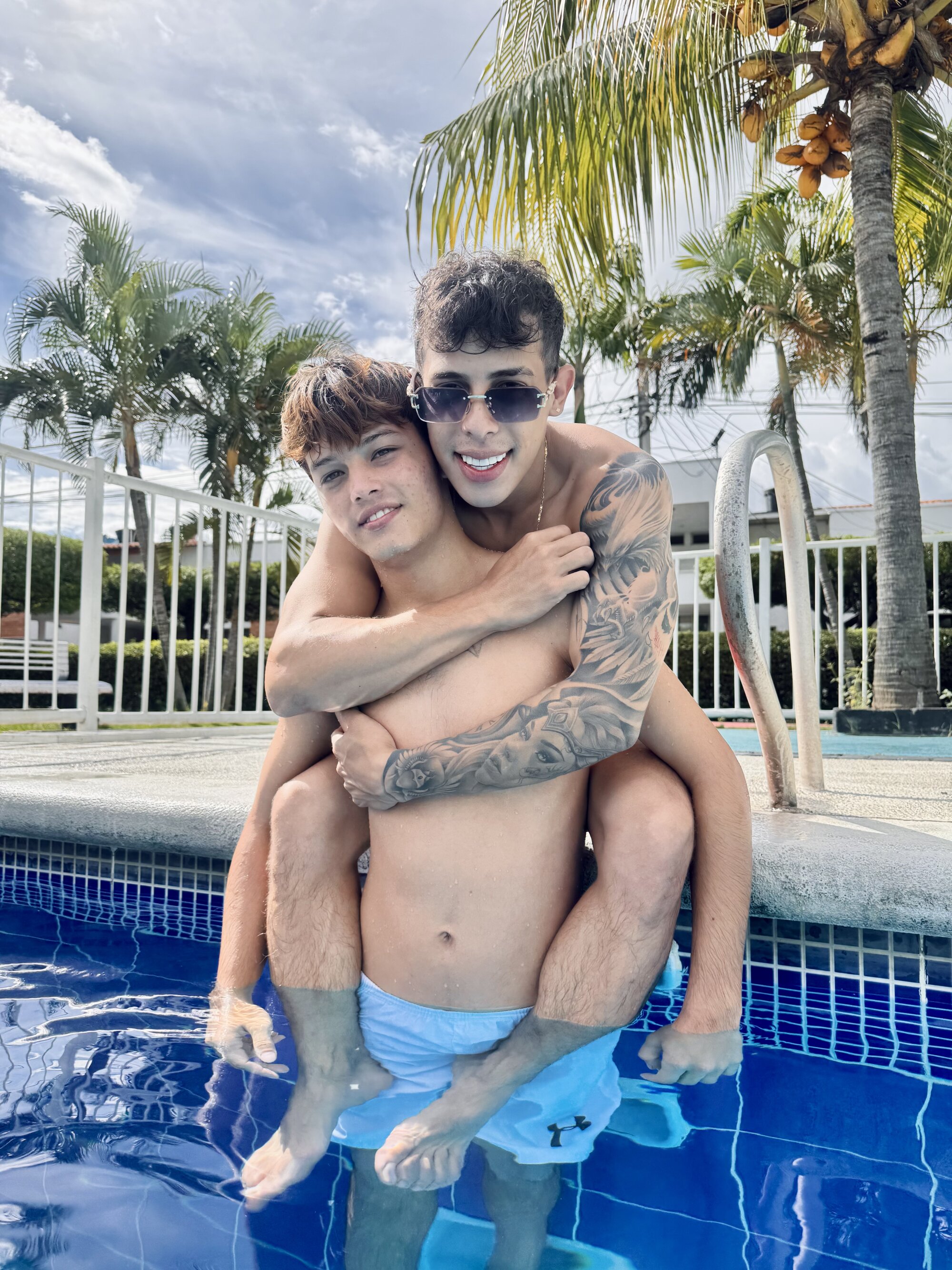 Latin_TwinHot1